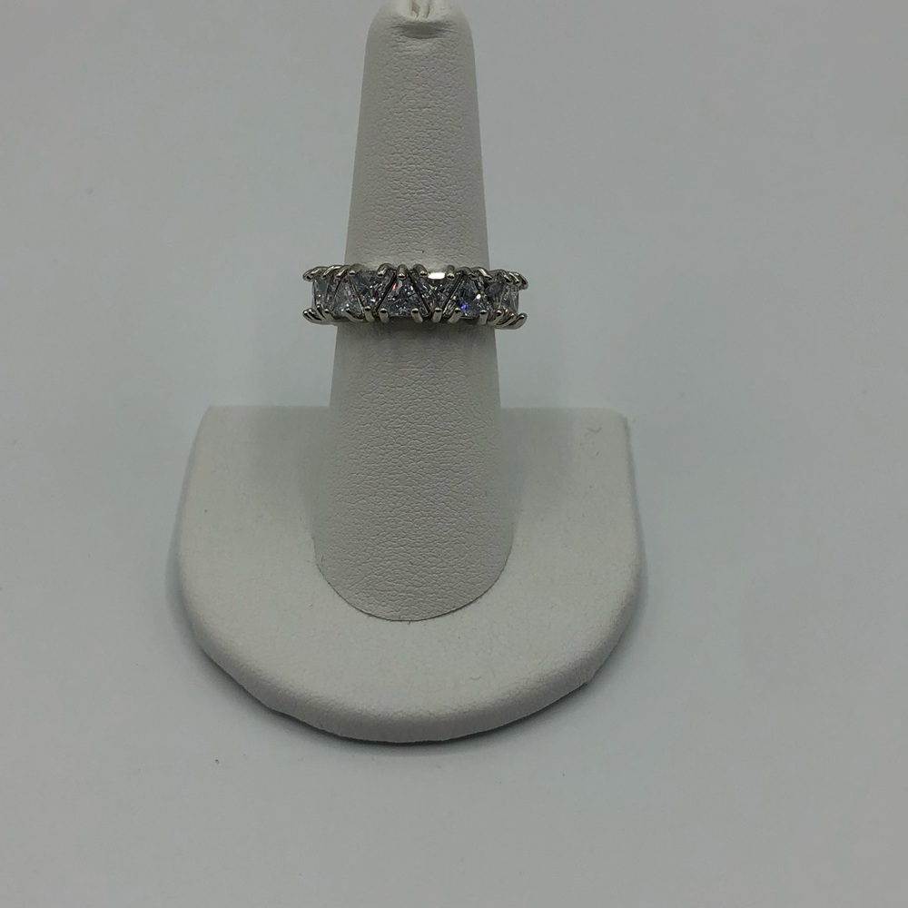 18k 6ct Trillion Eternity Band - Picture 9 of 16